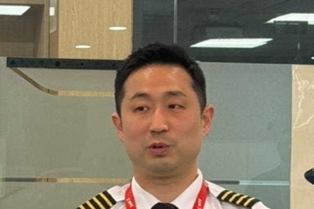 티웨이항공사파일럿 임의섭기장승진 축하쇄도